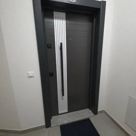 Center With Private Parking Апартаменты