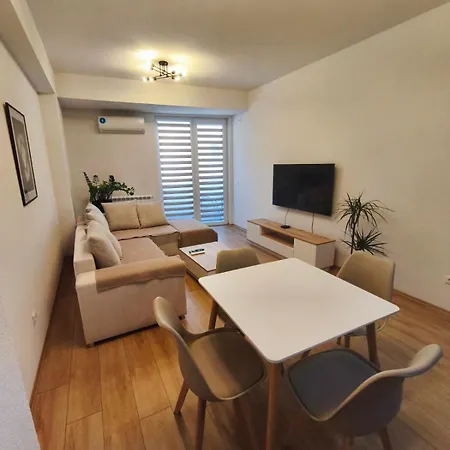 Center With Private Parking Апартаменты *